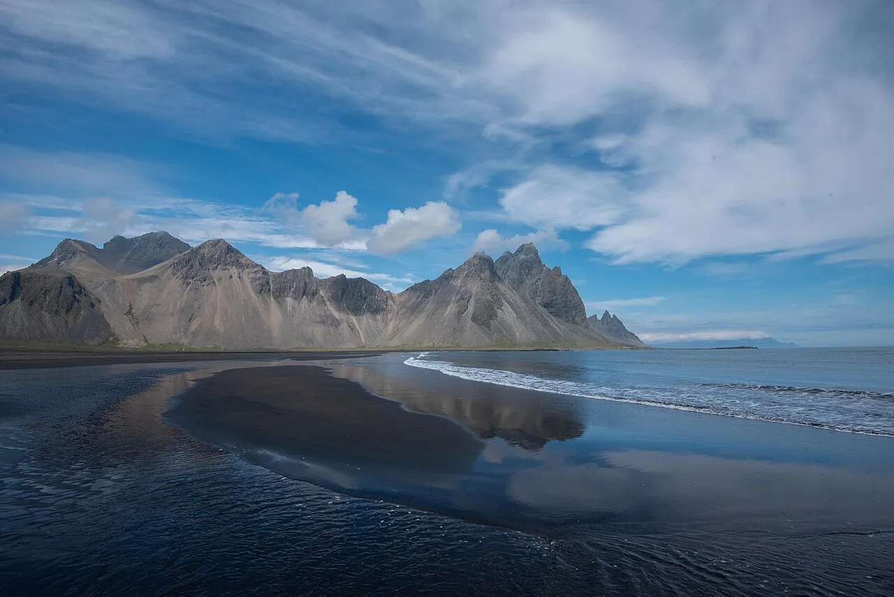 維斯特拉霍恩(Vestrahorn)與斯托克斯內斯海岸實景